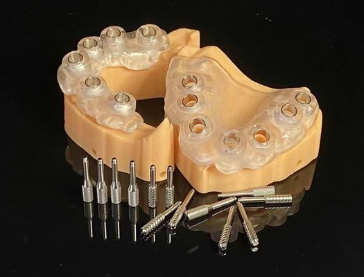 歯科インプラントのための3D外科ガイド 標準歯科ラボ